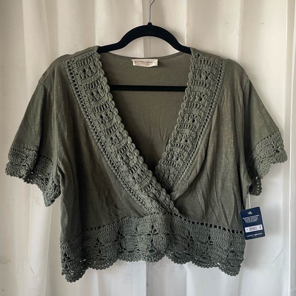 🌲Buy2Get1Free🌲 NWT Lucky Brand olive green top